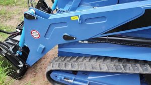 Самодельный мотоблок на гусеничном ходу. Синий.