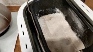 Хлебопечь Starwind. Домашний хлеб. Стоит ли брать хлебопечку домой. Процесс приготовления хлеба.