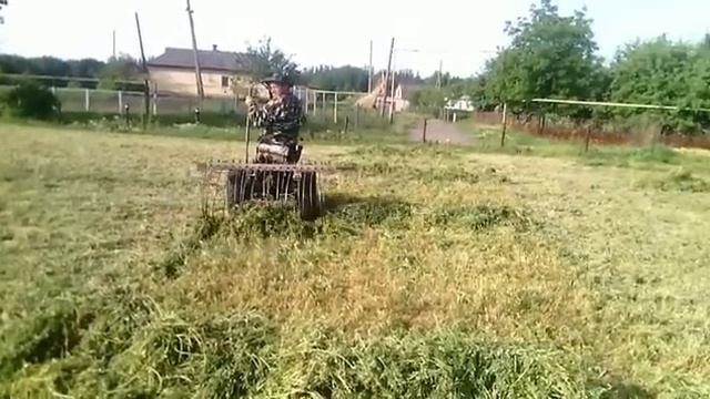 Граблі для згрібання сіна до мотоблока. смотреть онлайн