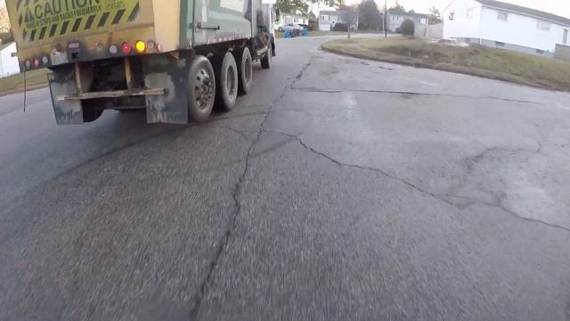WM Heil Python 102999 revving and packing post Christmas trash 12/28/18 смотреть онлайн