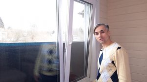 Окно открылось СРАЗУ в ДВУХ положениях и ручка заклинила ?