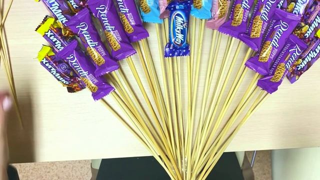 Сладкий букет "гигант" за 500 рублей из сладостей купленных в Fix Price смотреть онлайн