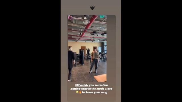 Что делал Тэхён дома у Чонгука? смотреть онлайн