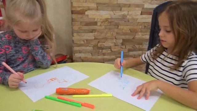 Настя учит Арину КАК ПРАВИЛЬНО рисовать ПОНИ / Май Литл Настя рисует My Little Pony смотреть онлайн