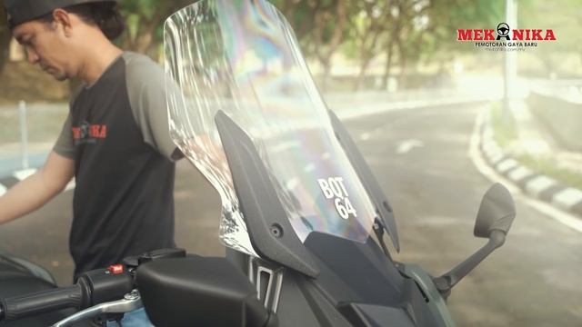 YAMAHA TMAX, BETUL KE KING OF SCOOTER? смотреть онлайн
