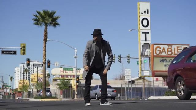 JON BOOGZ popping Las Vegas x BucketFeet смотреть онлайн