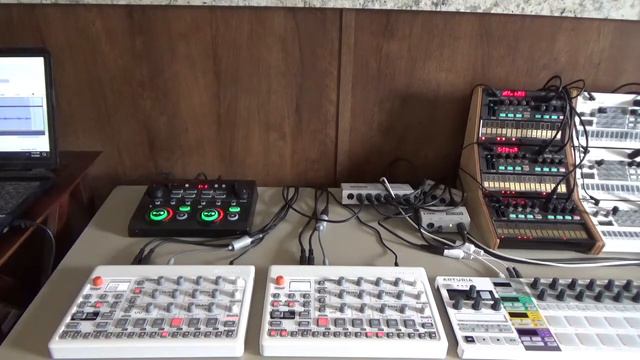 Sprockets - Elektron Model:Samples X2 - Korg Volca FM X3 - Boss RC202 - US E9 Squier Strat смотреть онлайн