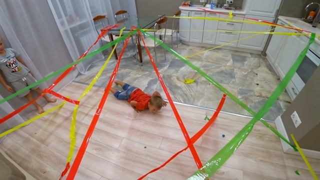 Дети с папой Остались одни дома Роблокс в реальной жизни смотреть онлайн