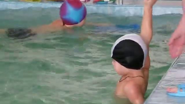 занятие в бассейне 061