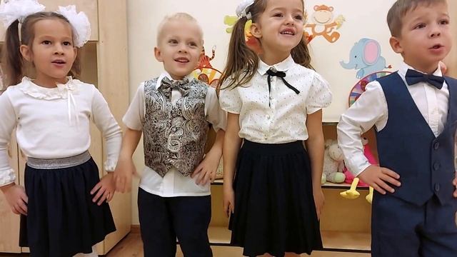 С Днем Учителя! Очаровательная песенка Маэстро Семеновой Наша Песня смотреть онлайн