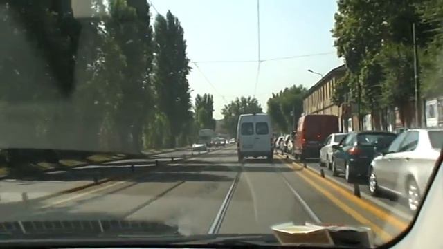 Милан. Обгон по трамвайной линии смотреть онлайн