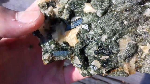 Апатит, диопсид Слюдянка смотреть онлайн