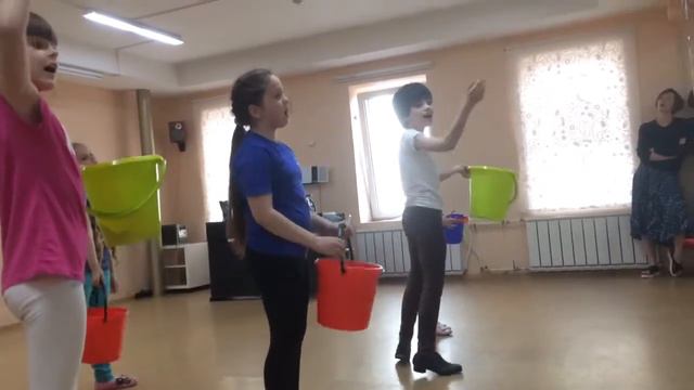 мюзикл Энни, "Уборка" смотреть онлайн