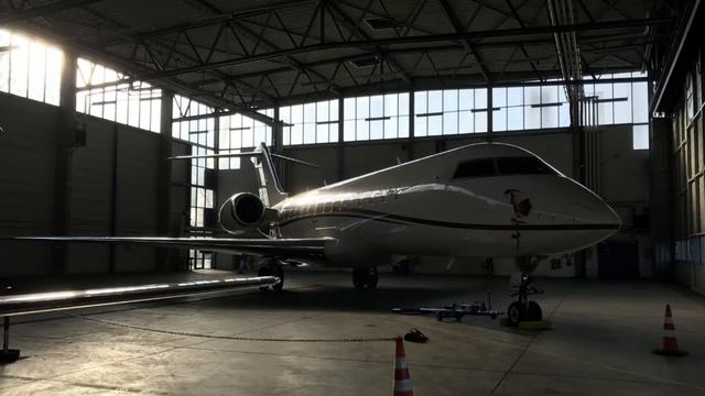 Flying A Cessna Into & Out Of Münster/Osnabrück Intl. Airport || 1st Person View смотреть онлайн