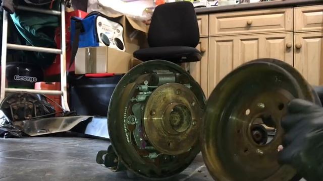 Peugeot 107 Rear Suspension Replacement Following a Crash into Kerb, (AYGO C1) Rear Axle Beam Swap смотреть онлайн