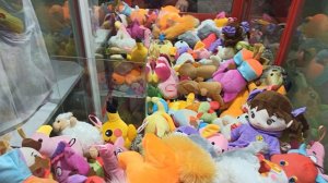 Играю в автомат с Игрушками #88 / Белый Котик / Автомат с игрушками / Автомат Хватайка