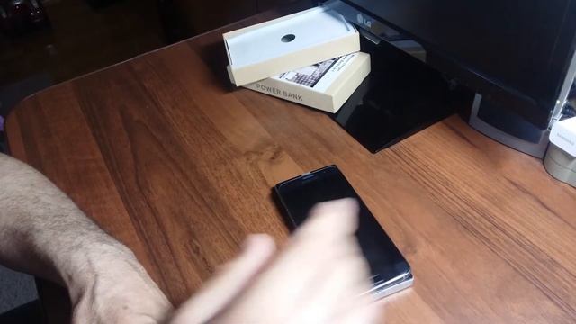 Power bank T8000 с технологией беспроводной зарядки смотреть онлайн