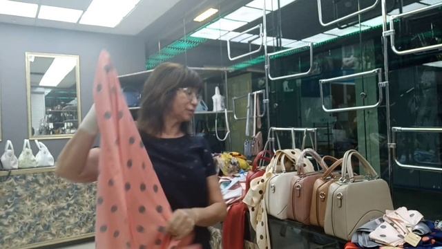 #трендывесналето ? НАШ ЛЮБИМЫЙ САКВОЯЖ ? ПОДАРОК ПЛАТОК ? #стильнаясумка смотреть онлайн