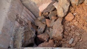 Строительство, дробление камня на щебёнку