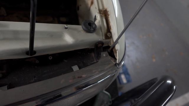 How to remove HEADLIGHTS on Land Cruiser 80 Series | Tutorial смотреть онлайн