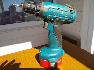 Макита.Ремонт аккумуляторов шуруповера своими руками.