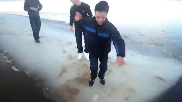 Пацанчик Уплыл смотреть онлайн