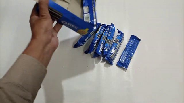 Oreo Unwrapping ASMR смотреть онлайн