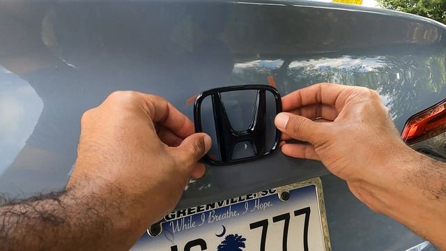 How To INSTALL Black Emblems On Your 2022 HONDA CIVIC (11th Gen) - SUPER EASY! смотреть онлайн