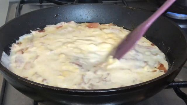 УВЕЛКА ПОД СОУСОМ?ПАСТА КАРБОНАРА ПОД СЫРНЫМ СУСОМ смотреть онлайн