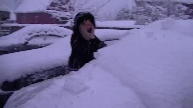 иду чистить машину от снега Nissan tiana смотреть онлайн