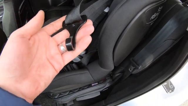 Как установить детское кресло в машину с isofix смотреть онлайн