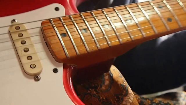 Fender AMERICAN VINTAGE SERIES　Stratocaster 57 　　　YAMAHA THR5 смотреть онлайн