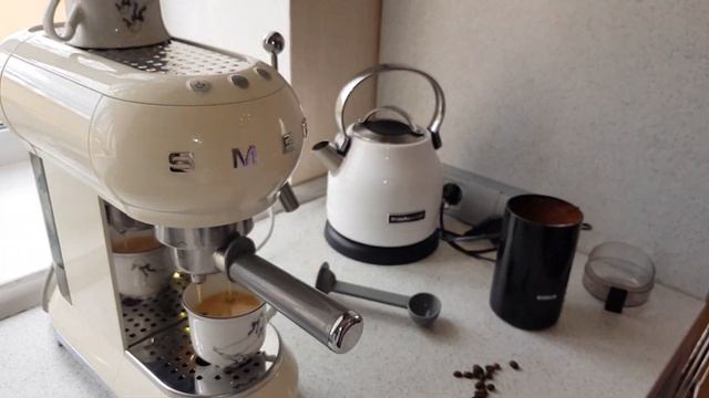 Кофемашина SMEG