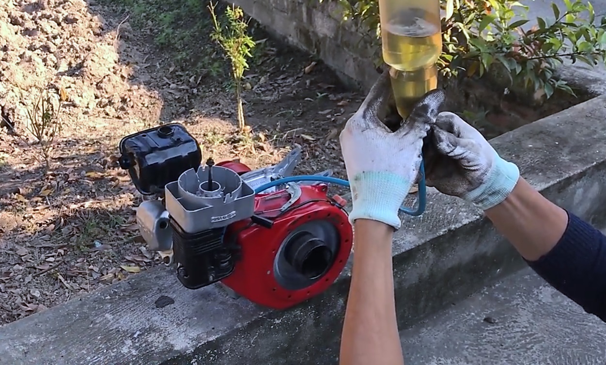 Запуск двигателя Honda 1989 года. Объем 0.16 л, мощность 5,5 л.с. смотреть онлайн