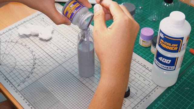 GUNPLA TUTORIAL - How To Thin Lacquer Paint. It's super easy!! смотреть онлайн