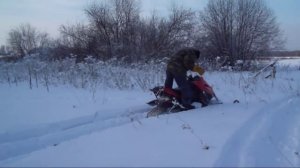 Снегоход ИТЛАН КАЮР по глубокому снегу