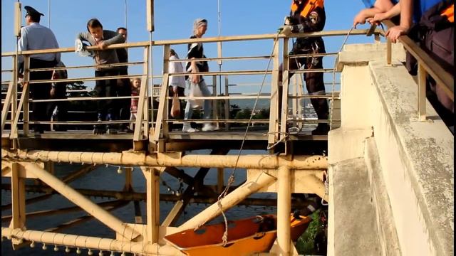 В Сочи под мостом нашли труп смотреть онлайн