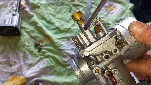 РЕГУЛИРОВКА КАРБЮРАТОРА #MIKUNI VM - 38 на ARCTIC CAT . Уровень поплавков и номинальная настройка. смотреть онлайн