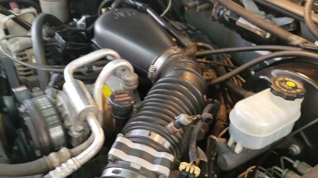 CHEVROLET S10 BLAZER LS // FIRST OIL CHANGE IN 4 YEARS смотреть онлайн