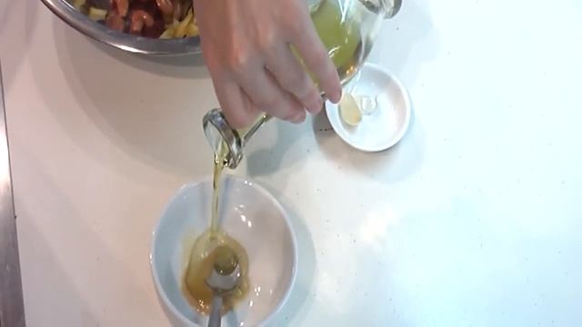 Салат из фасоли и свеклы . Очень вкусно! смотреть онлайн