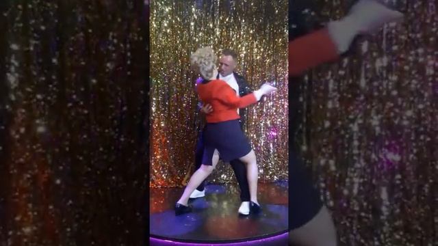 Ольга Непахарева и Иван Кузьменко. Обнимашки. смотреть онлайн