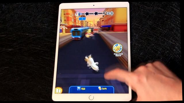 Rabbids Crazy Rush - раннер с бешеными кроликами (iOS) смотреть онлайн