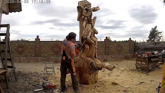 Chainsaw carving wood - Невероятная резьба по дереву бензопилой, огромные герои сказки "Дюймовочка" смотреть онлайн
