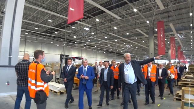 На запуске новой фабрики по производству мебельных фасадов «Ангстрем» в Воронеже смотреть онлайн