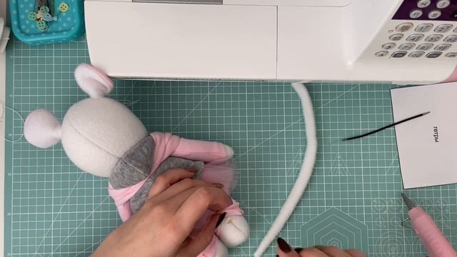 Мышка из флиса. Урок 7 - Как вывернуть хвостик| Handmade Fabric Toy смотреть онлайн