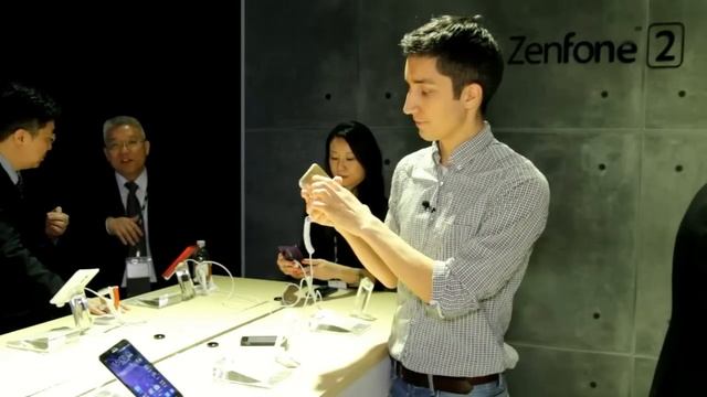 ASUS Zenfone 2: первое знакомство на CES 2015 смотреть онлайн