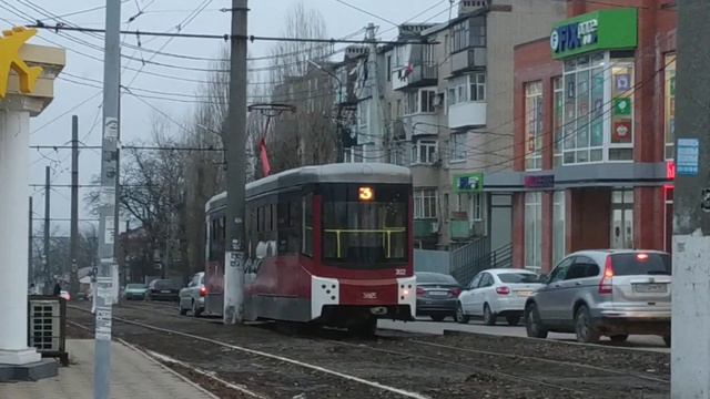 Новочеркасск. Улица Крылова. Помеха движению трамваев смотреть онлайн