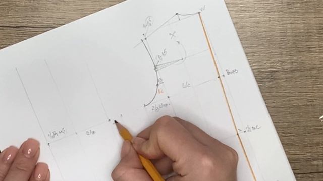 ПОСТРОЕНИЕ ОСНОВЫ ПОЛУПРИЛЕГАЮЩЕГО СИЛУЕТА на женскую фигуру смотреть онлайн