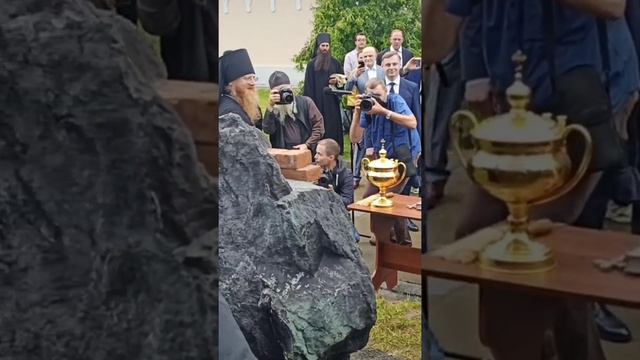 Закладка камня памятника Ф.М. Достоевского. Оптина Пустынь. смотреть онлайн