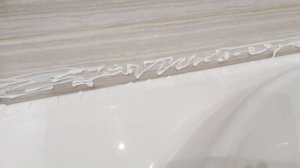 ИДЕИ ДЛЯ ВАННОЙ. Как сделать бордюр между ванной и стеной. Самый лучший, надёжный и дешёвый